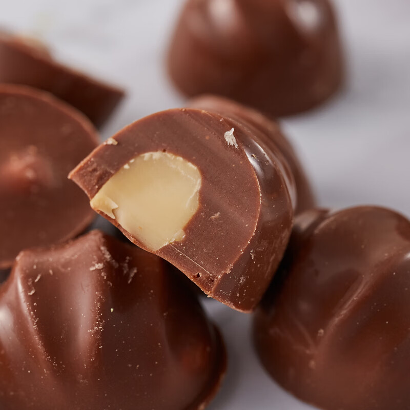 明治澳洲坚果夹心巧克力（精装）224克