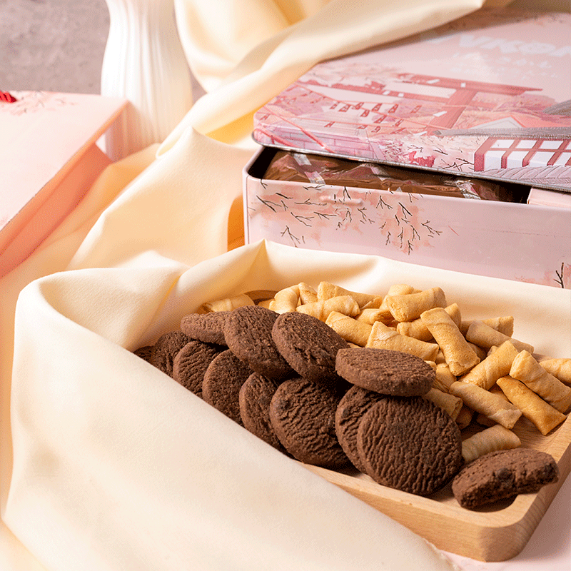 VVKOKO京之映象礼盒装饼干  （巧克力曲奇饼干360g+奶酪味爆浆注心卷（饼干）300g）
